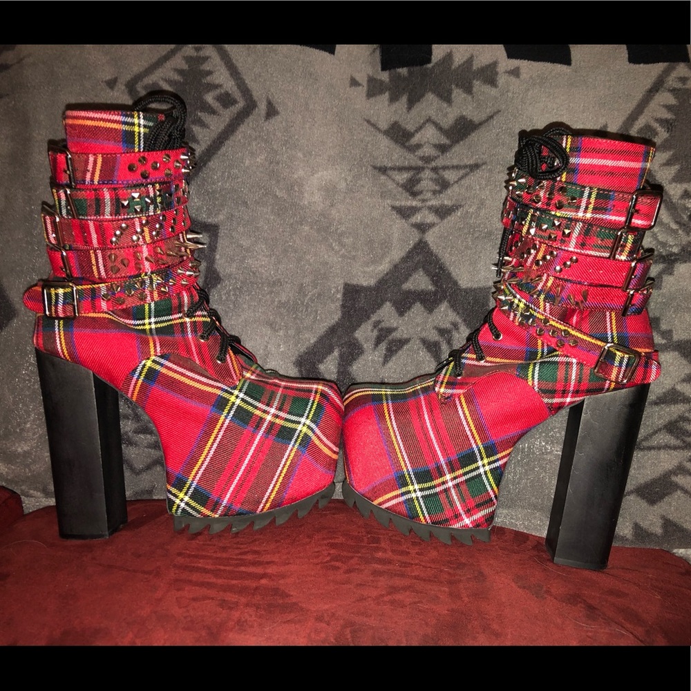 Current Mood Vivi Platform Boots